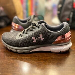 Women’s Under Armor Charged Shoes, Grey and Pink  (Size 7)